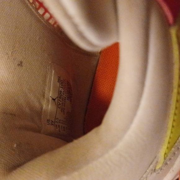 Jordan 4s - Picture 8 of 8